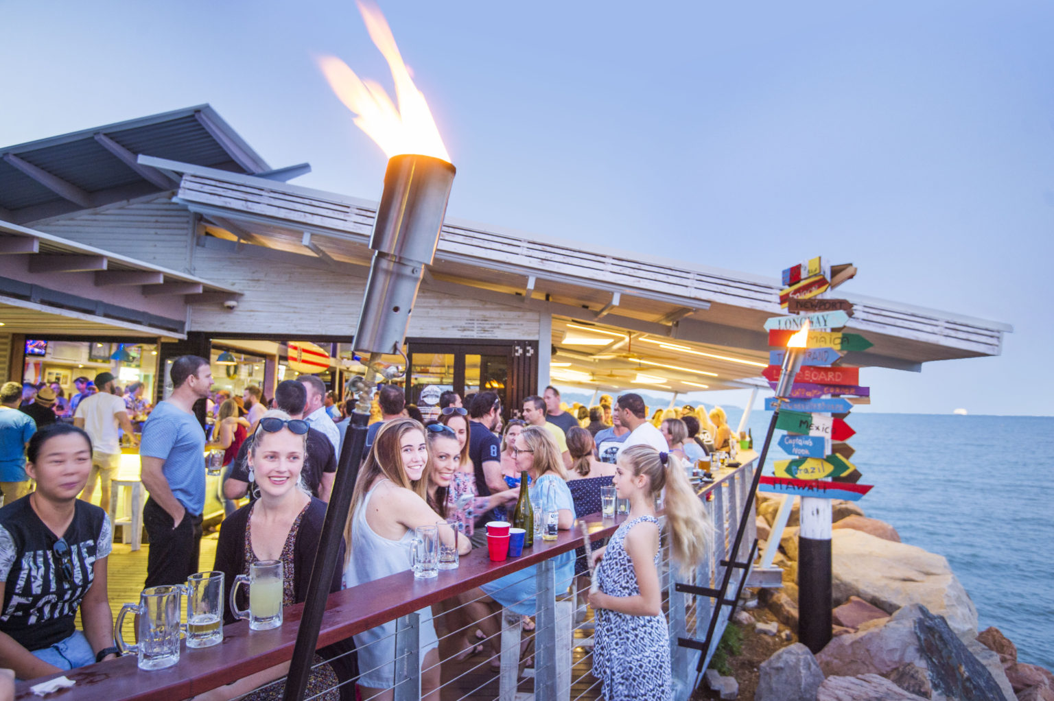 Longboard Bar & Grill